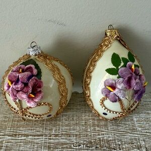 Elegant Gold and Cream Holiday Ornaments